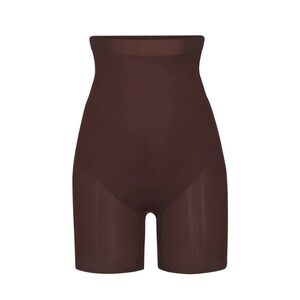 ⭐️ LIKE NEW SKIMS Barely There Mid Thigh Short - Cocoa